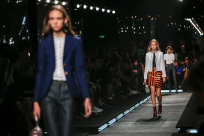 Look 10